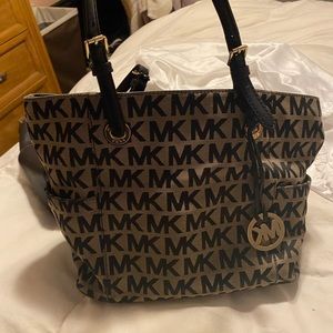 Michael kor bag